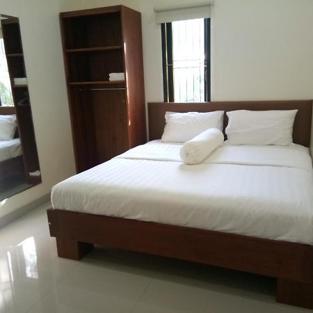 Clean & Comfort Homestay Ambon Esterno foto