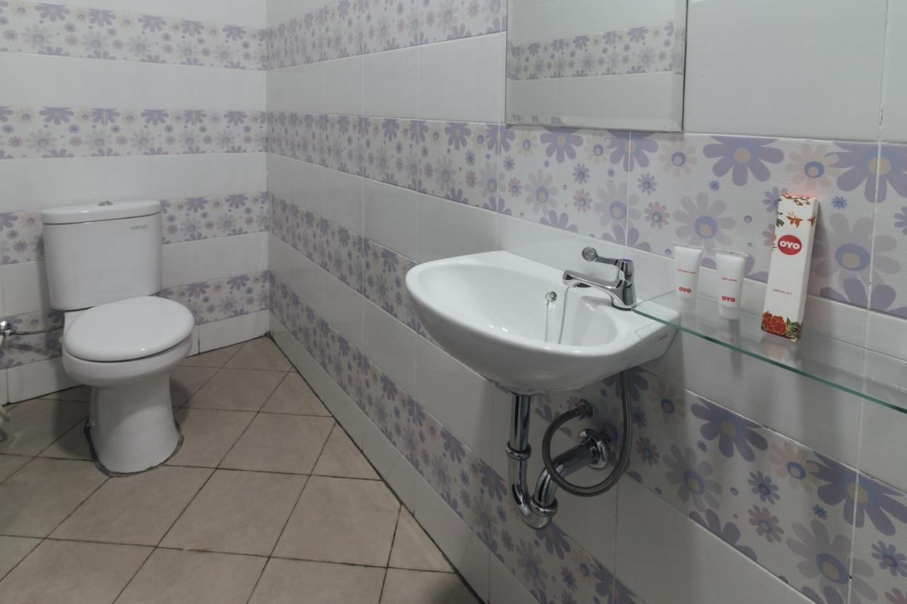 Clean & Comfort Homestay Ambon Esterno foto