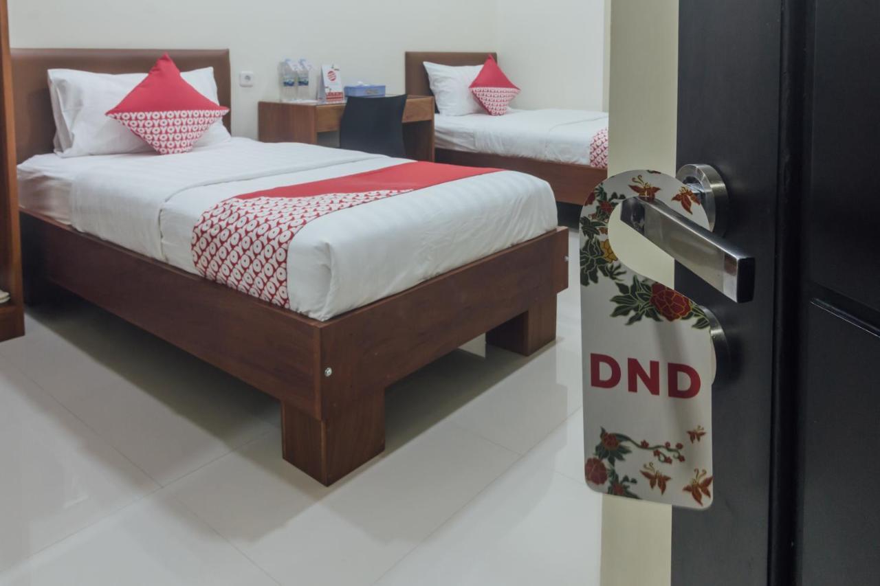 Clean & Comfort Homestay Ambon Esterno foto