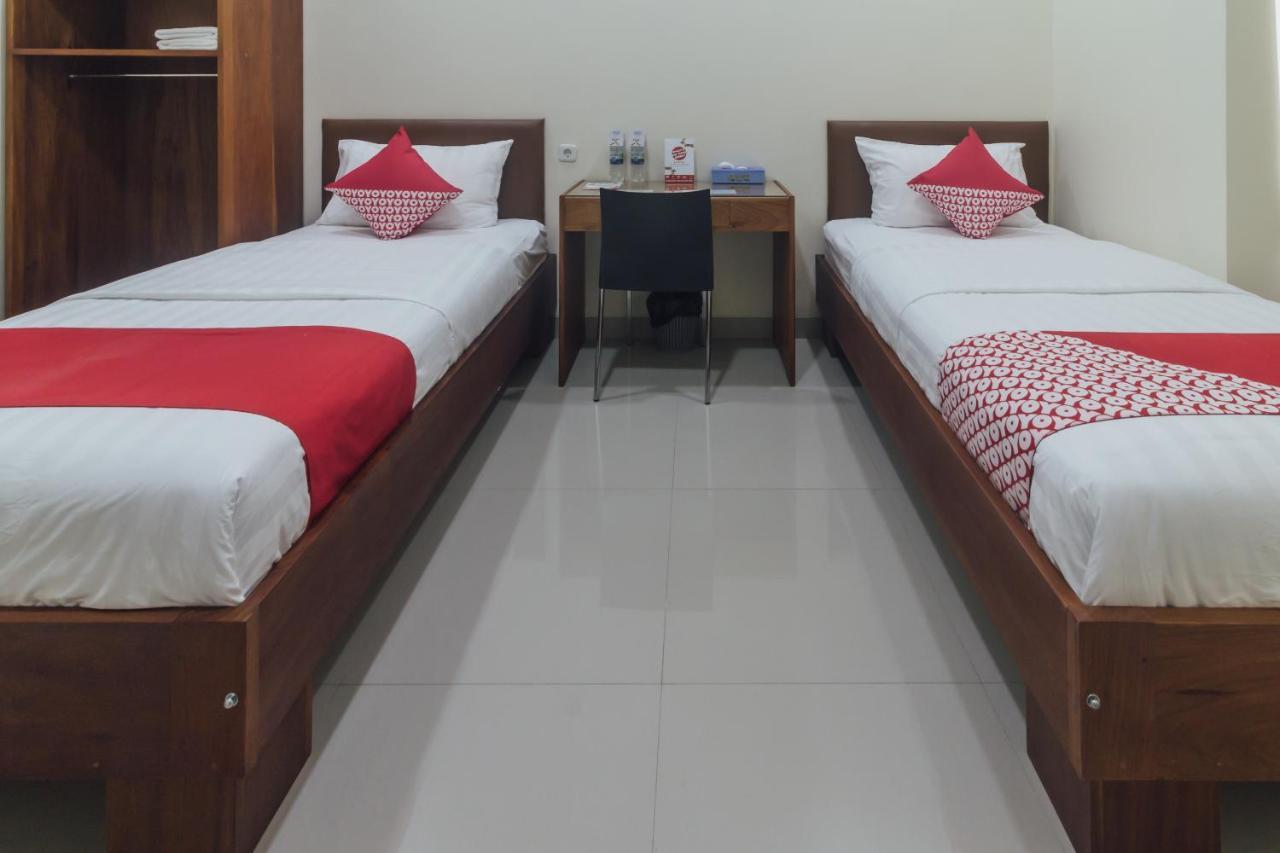 Clean & Comfort Homestay Ambon Esterno foto