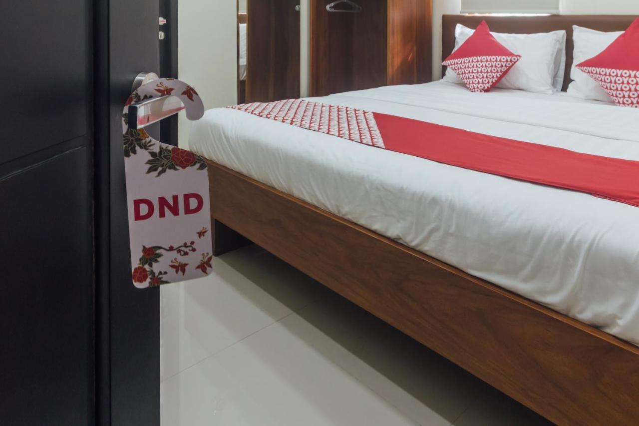 Clean & Comfort Homestay Ambon Esterno foto