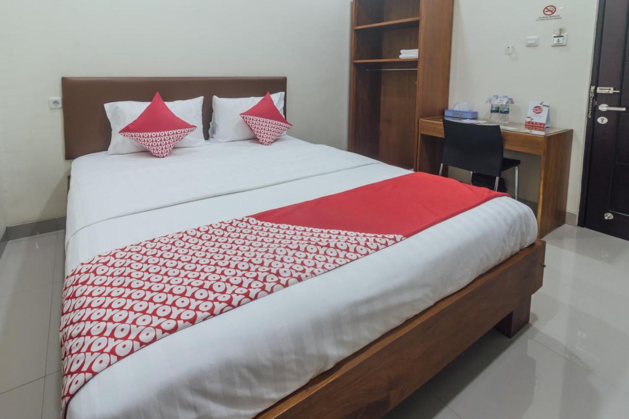 Clean & Comfort Homestay Ambon Esterno foto