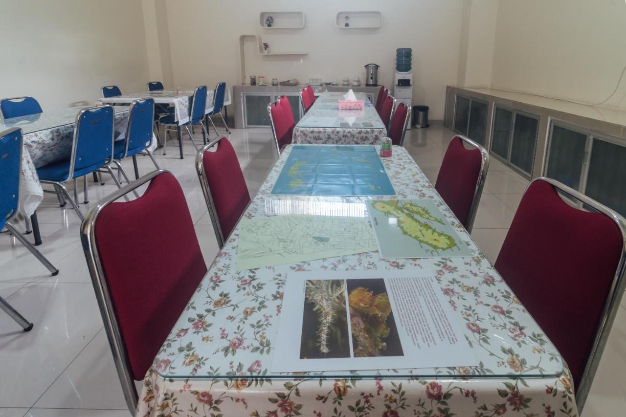 Clean & Comfort Homestay Ambon Esterno foto