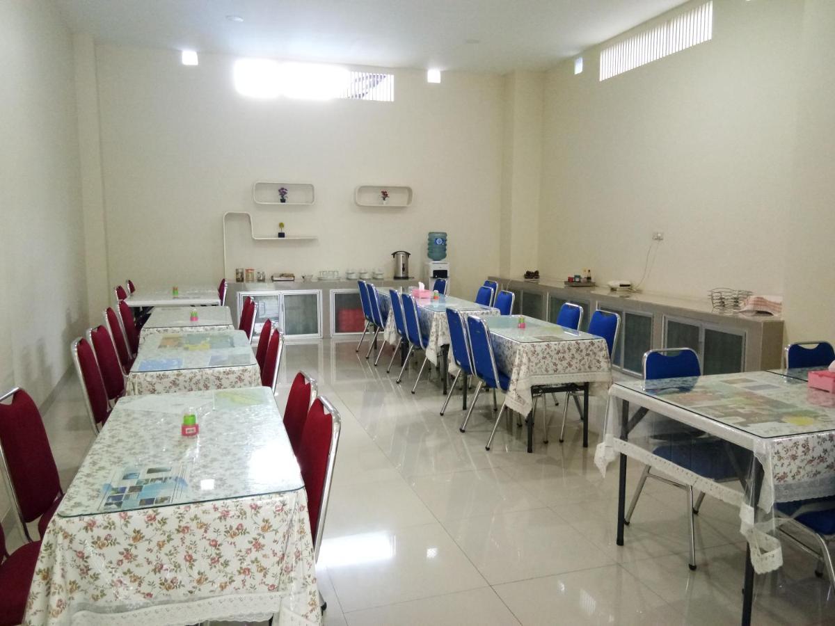 Clean & Comfort Homestay Ambon Esterno foto
