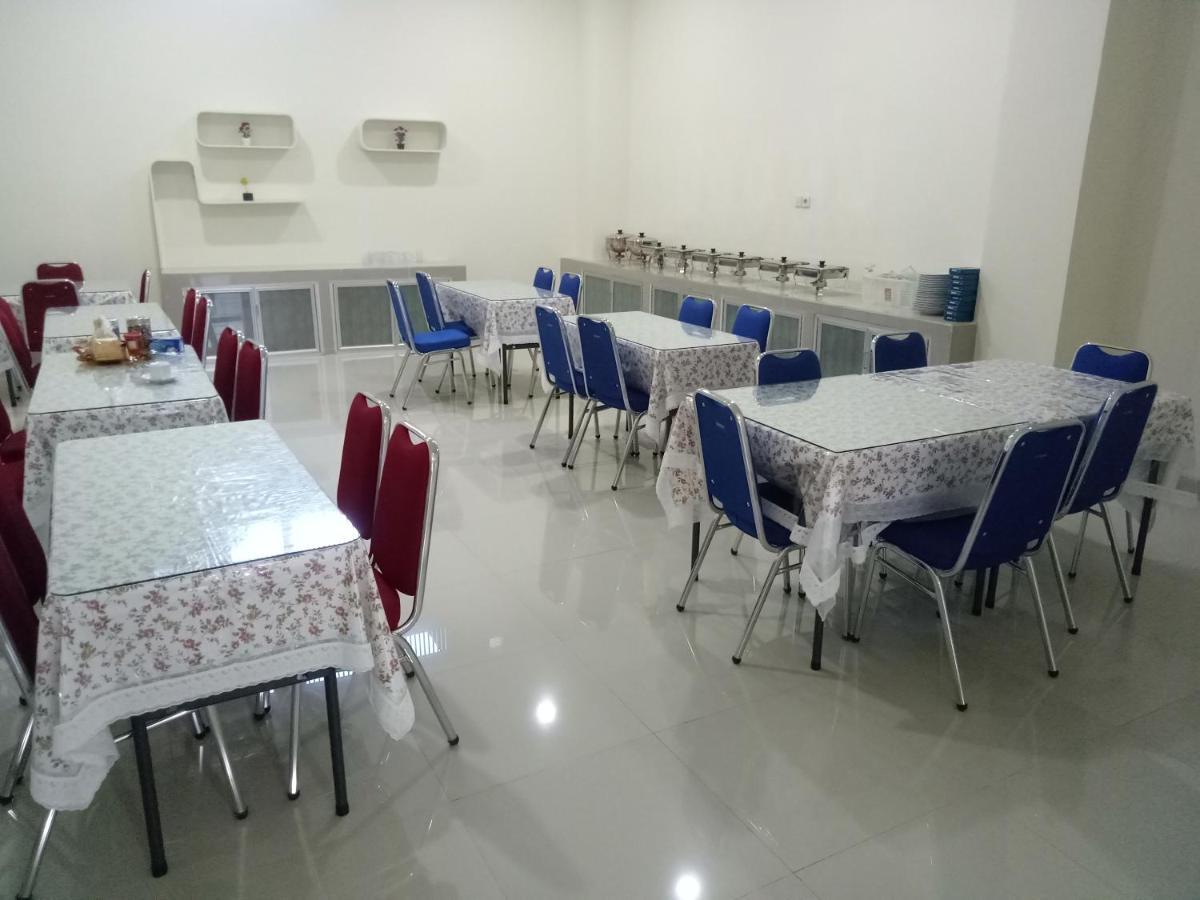 Clean & Comfort Homestay Ambon Esterno foto