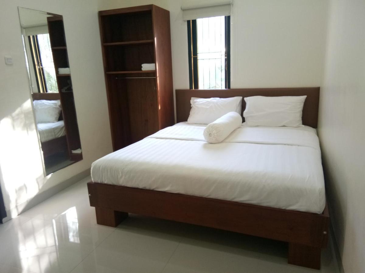 Clean & Comfort Homestay Ambon Esterno foto