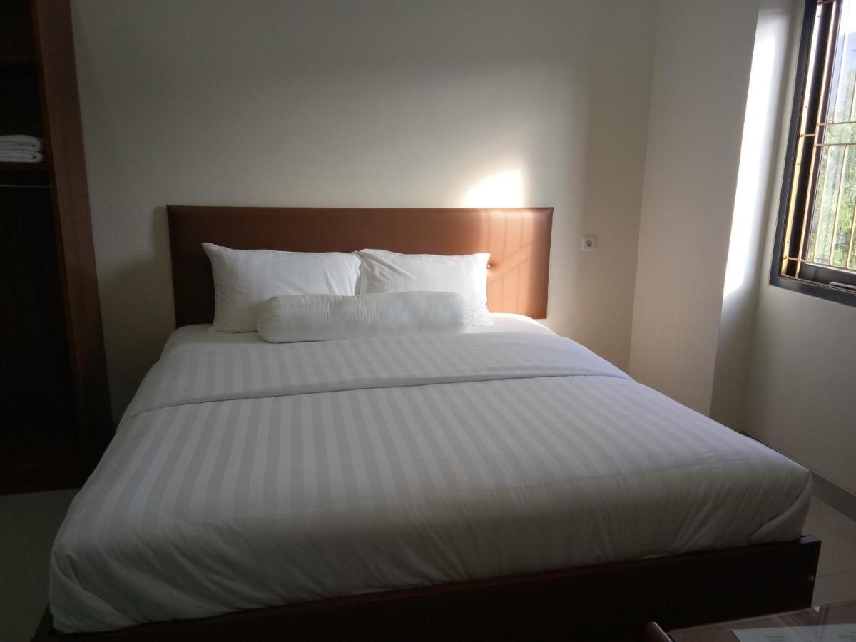 Clean & Comfort Homestay Ambon Esterno foto